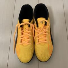 サッカー　プーマトレーニングシューズのサムネイル