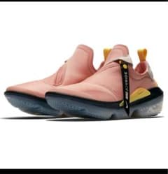 NIKE スニーカーのサムネイル