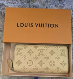 にゃんママ様専用LOUIS VUITTON マヒナ ジッピーウォレットのサムネイル