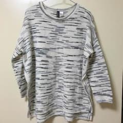 H&M 白とグレー セーターのサムネイル
