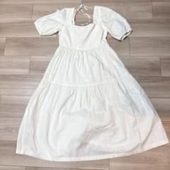 【新品】ユニクロ リネンブレンドシャーリングワンピース 半袖 白 S 夏ワンピのサムネイル