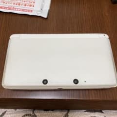 ニンテンドー3DS ピュアホワイトのサムネイル
