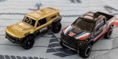ホットウィール フォード ブロンコ R / ’17 F-150 ラプター