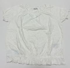 BeBe ホワイト 花柄 半袖トップス 130cmのサムネイル