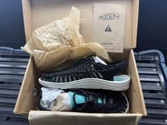 KEEN UNEEK ブラック/ブライトアクア　 US8.5/26.5cmのサムネイル