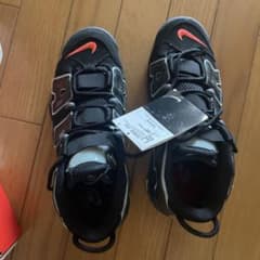 NIKE AIR MORE UPTEMPO "MADE YOU LOOK"のサムネイル