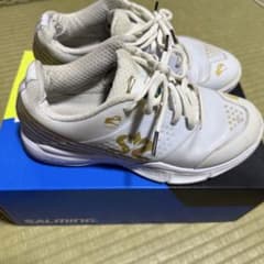 Salming Viper 5 ハンドボールシューズ ホワイト ゴールドのサムネイル