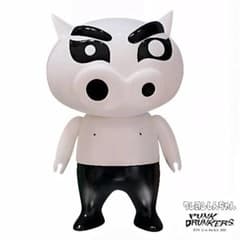 【限定品】クレヨンしんちゃん×パンクドランカーズ ぶりぶりアイツ 蓄光ソフビ 限定品】クレヨンしんちゃん×パンクドランカーズ ぶりぶりアイツ 蓄光