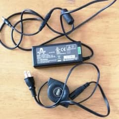 ノートパソコンACアダプターのサムネイル