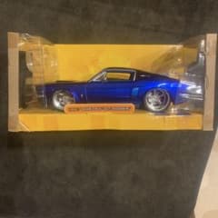 Jada Toys 1/24 1967 フォード シェルビー GT-500KRのサムネイル