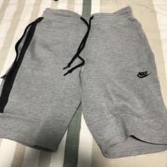 NIKE テックフリース ハーフパンツのサムネイル