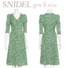 snidel ワンピース フラワー 緑 フロントボタンのサムネイル