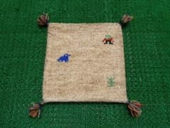 32×32cm ギャッベ 手織り 座布団サイズ 民族ギャッベ - メルカリ