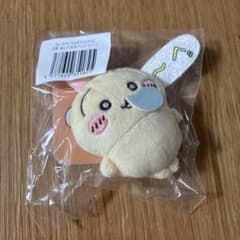 ちいかわ うさぎだらけくじ E賞 ぬいぐるみバッジのサムネイル