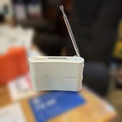 SONY FM/AM ポータブルラジオ ICF-51 ホワイト - メルカリ