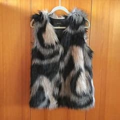 スペイン で購入 ファー ベスト M〜Lのサムネイル
