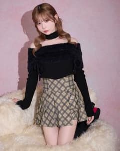 ミシェルマカロン チョーカーシャギーオフショルトップス タグ付きのサムネイル