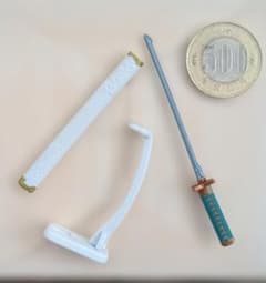 鬼滅の刃　日輪刀 ミニチュア フィギュア　非売品のサムネイル