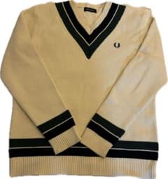 【最終値下げ】FRED PERRY アイボリー Vネックニット Lサイズのサムネイル