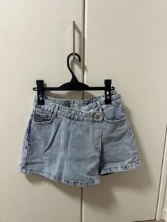 ZARA ライトブルーデニムショートパンツ Mサイズのサムネイル