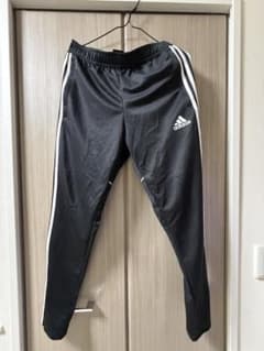 adidas ブラック トレーニングパンツ　サイズＭ　Ninaさんのサムネイル