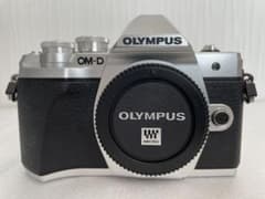 OM−D E−M10 MarkⅢ OLYMPUS シルバー ボディのサムネイル