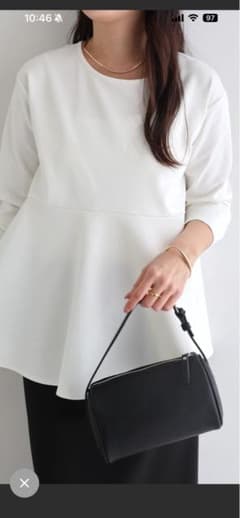 andme きれいめトップスのサムネイル