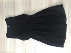 【値下げ】【UNTITLED】美品 ワンピース 黒のサムネイル