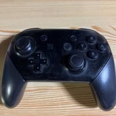 純正 switchプロコントローラー　ジャンク品のサムネイル