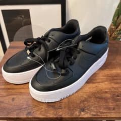 新品未使用 NIKE AIR FORCE 1 SAGE LOW 24.5cmのサムネイル