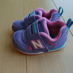 ニューバランスのサムネイル