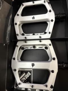 新品　DMR bikes vault Brendog mtb ペダルのサムネイル