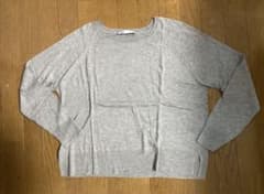 ZARAのグレー薄手ニットのサムネイル