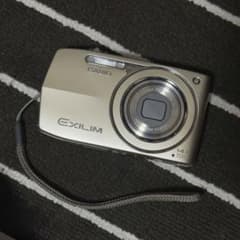 CASIO EXILIM EX-Z2300 ゴールド デジカメ - メルカリ