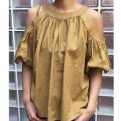 カットオフショルダーブラウス　YELのサムネイル