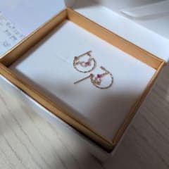 ピンクマルチストーン付きフープピアス ワンタッチ K10PG - メルカリ