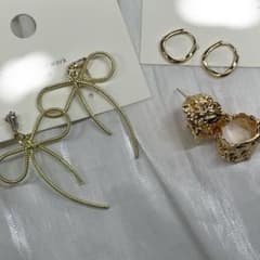 ピアス超お得リボンピアス ゴールド 韓国風レディース 金属アレルギー対応のサムネイル