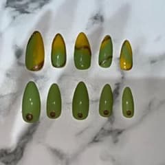 ピスタチオネイルのサムネイル