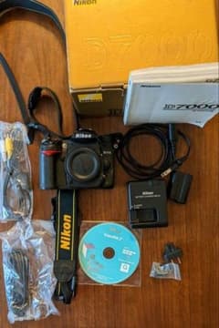 NIKON D7000ボディのみ、箱、一部付属品ありのサムネイル
