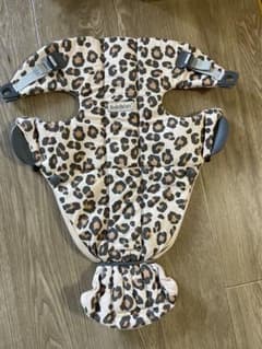 ベビービョルン☆babybjorn抱っこ紐☆アニマル柄☆ヒョウ柄☆新生児 