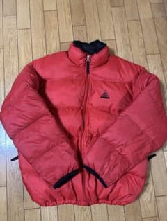 Nike ACG ダウンジャケット XLサイズ 赤のサムネイル