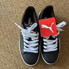 PUMA ブラック スニーカー　23cmのサムネイル