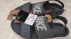 新品未使用！ナイキNIKE タンジュンサンダル ２８センチcm グレーのサムネイル