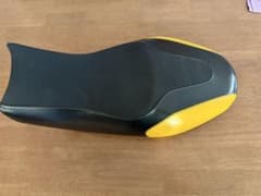【最終価格】ドゥカティスクランブラーフルスロットル　純正シートのサムネイル