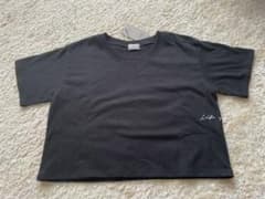 ショート丈　Tシャツのサムネイル