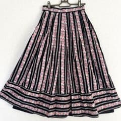 【vintage】ヨーロッパ古着 チロリアンスカート 花柄 民族のサムネイル