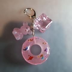ピンク くま 浮き輪 氷モチーフ キーホルダー ハンドメイドのサムネイル