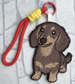 専用　ハンドメイド　刺繍　ダックスフンド　うちの子　犬　バッグキーホルダー ハンドメイド 刺繍 ダックスフンド バッグキーホルダー チャーム うち