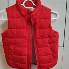 baby GAP 赤 中綿ベスト 4歳用のサムネイル