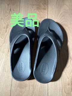 【snake様専用】ウーフォス OOFOS サンダルのサムネイル